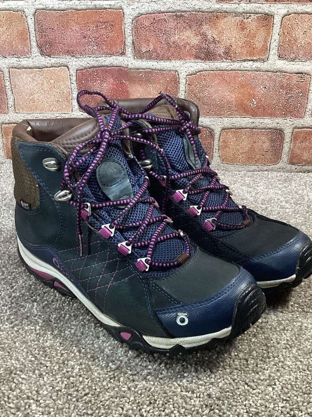 Oboz Womens Sapphire Mid hiking boots size 7